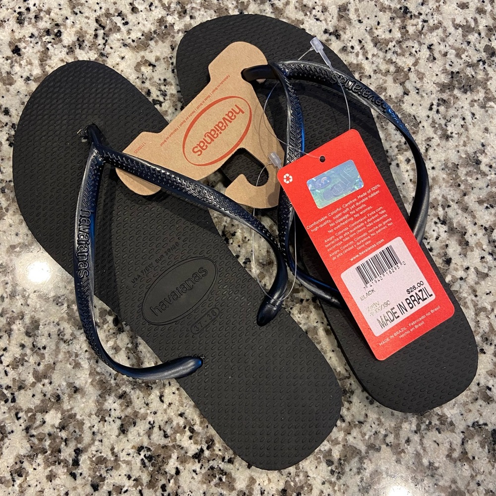 Women’s Havaianas Flip Flops — Size is 7/8